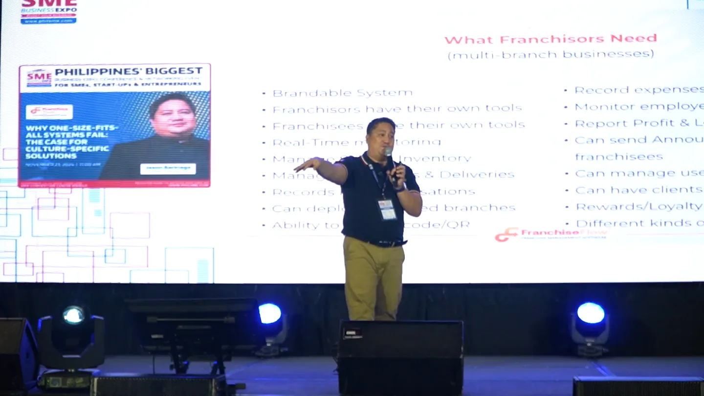 Jas Barinaga presenting what franchisors need on the PHILSME Business Expo stage.